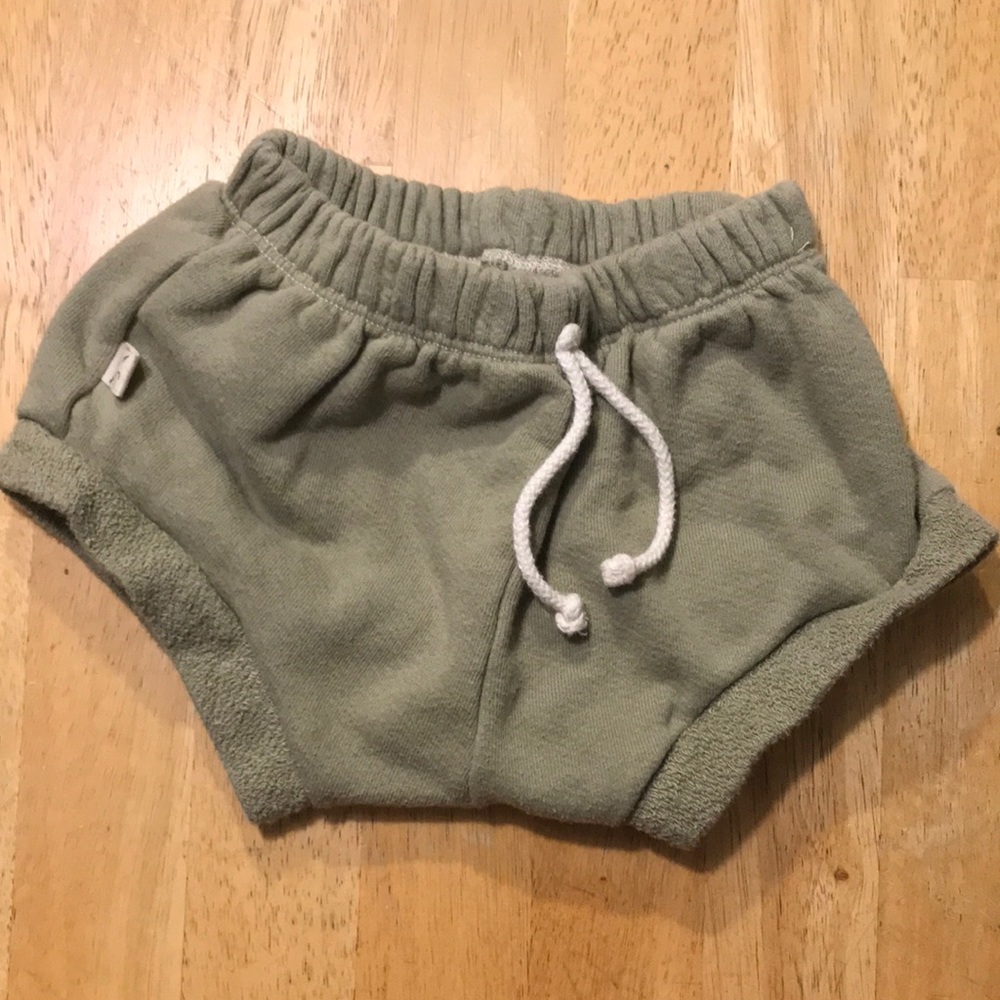 Childhoods Clothing shorties 4T EUC